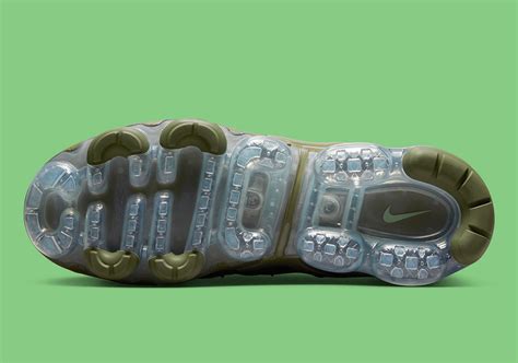 Nike Vapormax Plus "Green Olive" FD0779-386 | SneakerNews.com