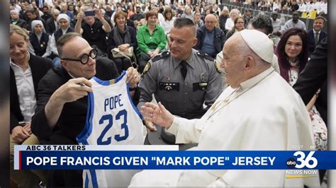 Look: Mark Pope Kentucky jersey gifted to Pope Francis by local priest