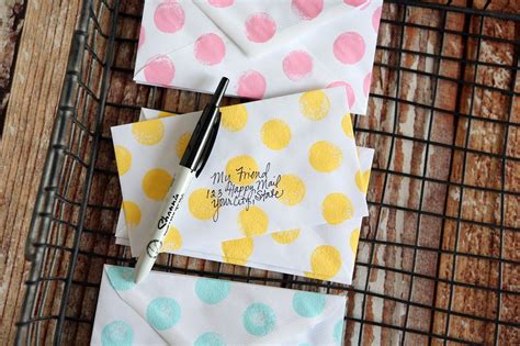 eighteen25: Polka Dot Envelopes | Pen pal ideas for teens, Cute ...