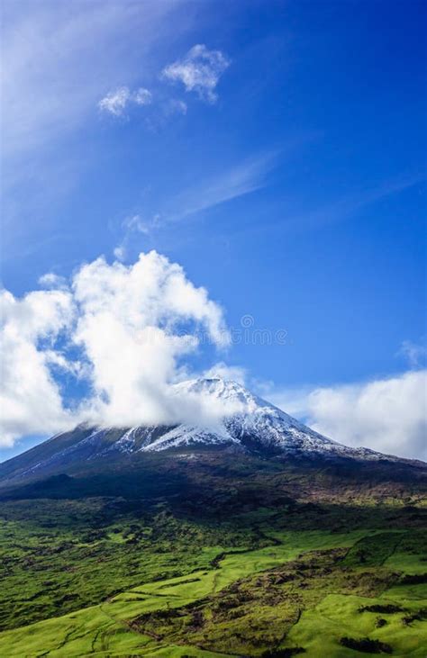 Mount Pico Volcano Eastern Slope Stock Photo - Image of peak, cone ...