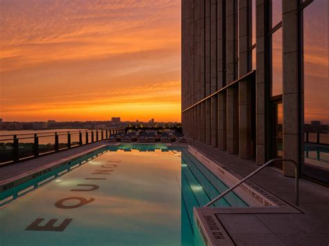 20 Best Hotels with Rooftop Pools in the United States