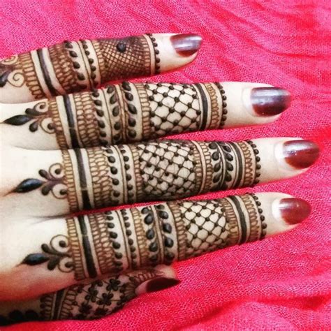 65 Best Mehndi Designs 2019: Simple, Hands, Feet & Finger [Download]