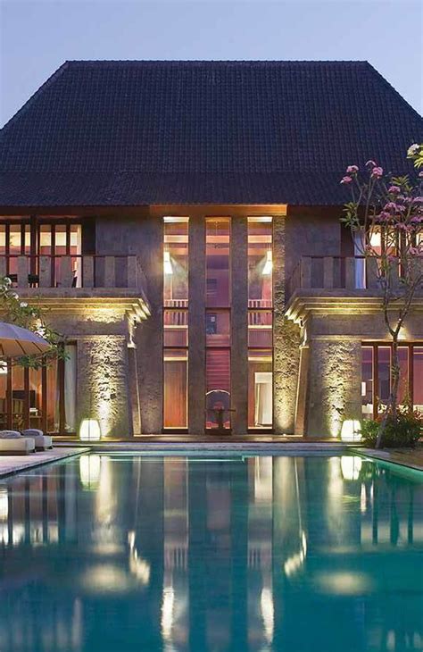 Main Swiming Pool at Night, Bulgari Resort Bali vossy.com | Luxury spa ...