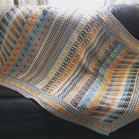 5 months later and I finally finished this mosaic blanket : crochet