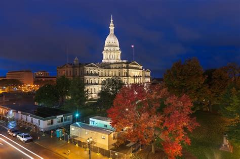 Premium Photo | Michigan state capitol building in lansing