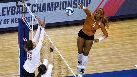 Texas advances to NCAA volleyball championship with sweep of Wisconsin