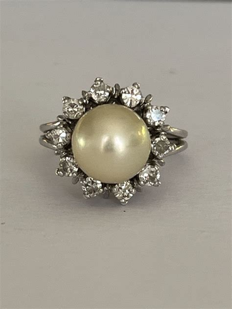 Proantic: 492– White Gold Platinum Pearl Diamond Ring