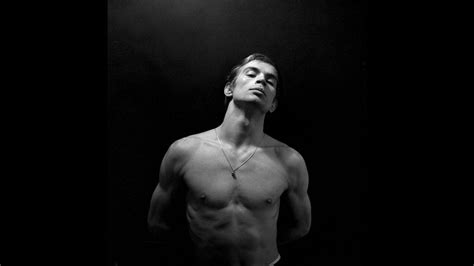 Rudolf Nureyev: How the dance legend continues to inspire - BBC News