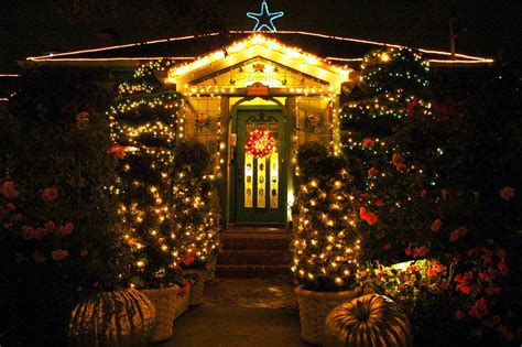 Pumpkins, fairy lights, flowers, topiary, blue star, wreat… | Flickr