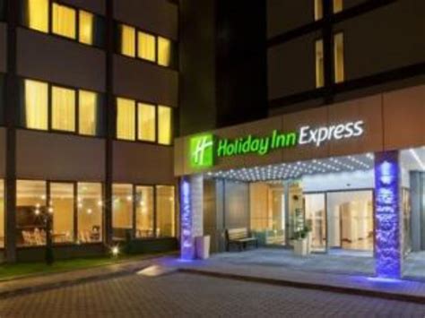 Holiday Inn Express Lisbon Airport Hotel (Loures) - Deals, Photos & Reviews