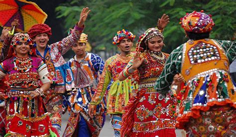 Garba Folk Dance, History, Steps, Origin, Dress, Information