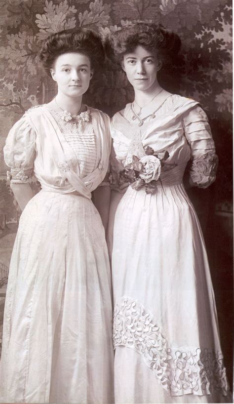 A pair of Edwardian ladies c1905-1910 | Edwardian fashion, Edwardian ...