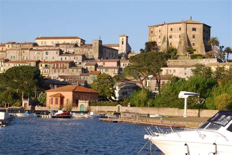 Capodimonte, Viterbo, Italia Immagine Stock - Immagine di spiaggia ...