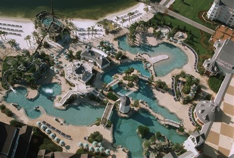 Vintage Walt Disney World: Disney’s Yacht & Beach Club Resort Opens | Disney Parks Blog