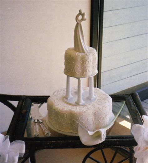 Wedding Cakes – Hillcrest Bakery and Deli