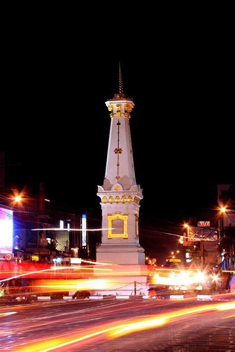 Tugu Jogja - a night at the "Tugu", a historical landmark of city of Jogjakarta | Tempat liburan ...