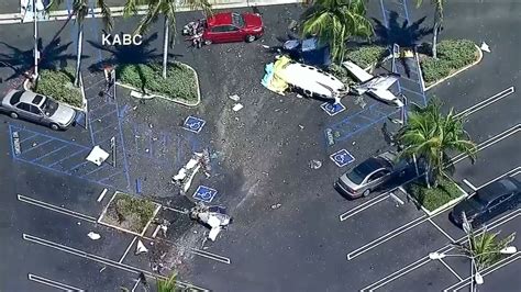 5 killed in plane crash in California parking lot