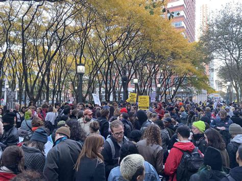 Hundreds march in anti-police protest in Downtown Brooklyn • Brooklyn Paper