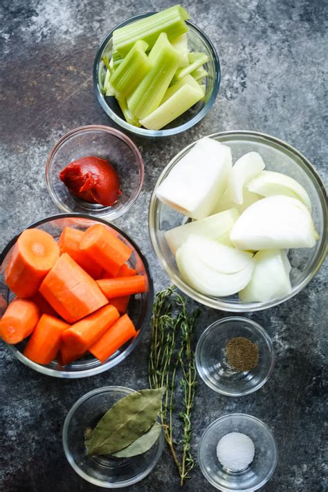 Easy Homemade Vegetable Broth (Ready in 45 minutes)