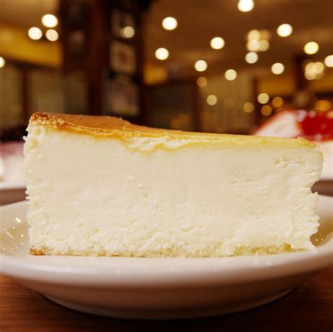 These Are The Definitive Best Junior's Cheesecake Flavors | Sizzlfy