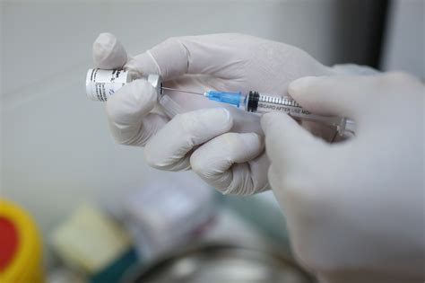 Russia Covid Vaccine of One-Shot 'Sputnik Light’ Has 79% Efficacy ...