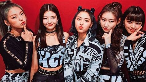 K-pop band, ‘ITZY’ is set to Release its First Full-length Album “Crazy ...