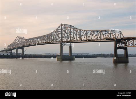 Mississippi River bridge at Baton Rouge, LA Stock Photo - Alamy