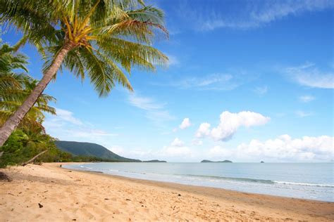 Best Beaches in Cairns Surrounding Area for Backpackers