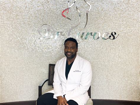 Atlanta plastic surgeon Dr. Curves shares what he loves most about women