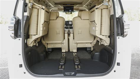 Vellfire Interior Image, Vellfire Photos in India - CarWale