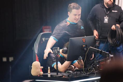 “We have a long way to go, a long year to go,” C9 OXY on shaking off ...