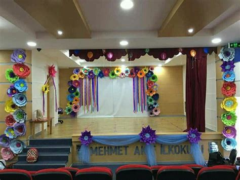 Pin by semiha :))) on KARNE HAZIRLIKLARI | School decorations, Stage decorations, Graduation crafts