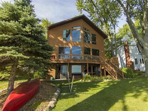 N4118 Lakeshore Dr - Green Lake WI - LakePlace.com | Green lake wi, Green lake, Lake house