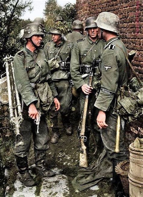 SS soldiers on the Eastern front : r/wwiipics