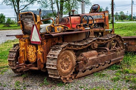 Vintage Dozer in Need of Restoration - A Project with Great Potential