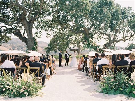 How to Plan a Vineyard Wedding, From Top to Bottom