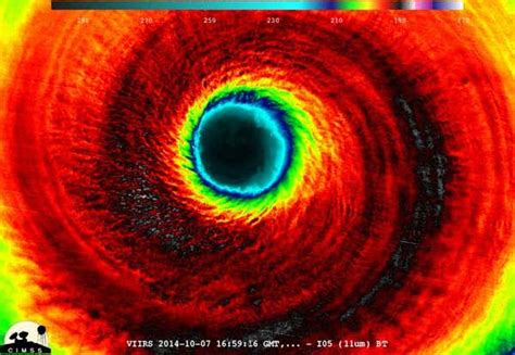 Look into the eye of typhoon Vongfong as it nears land | New Scientist