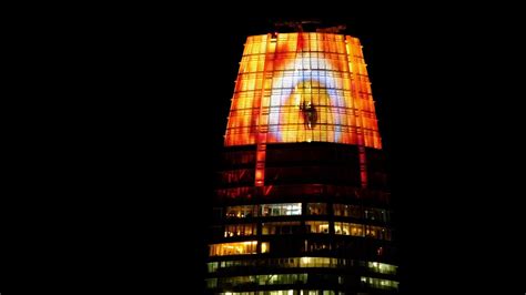 Salesforce tower becomes the Eye of Sauron - YouTube