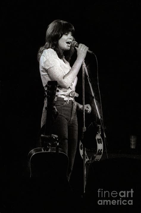 Linda Ronstadt 1975 Photograph by Bernd Billmayer - Pixels