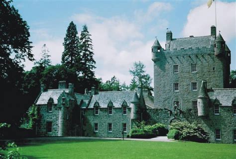 clan gregor castles | and site of the execution of Gregor Roy MacGregor in 1570. | Cawdor castle ...