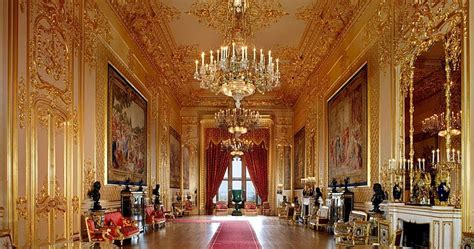 What You Need To Know Before Visiting Buckingham Palace (Yes, You Can ...