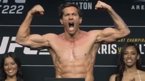 UFC 2023: Shredded Hollywood actor Jake Gyllenhaal stuns at UFC 285 ...