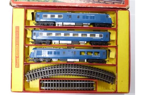 Tri-ang 00 gauge model railway The Blue Pullman train set, RS.52, in ...