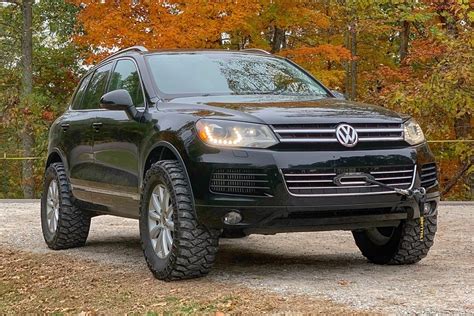 Lifted Volkswagen Touareg With 33" Mud Tires - offroadium.com