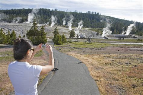 Yellowstone National Park North Entrance, Yellowstone National Park Vacation Rentals: house ...