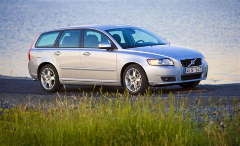 Volvo V50 I 2004 - 2007 Station wagon 5 door :: OUTSTANDING CARS