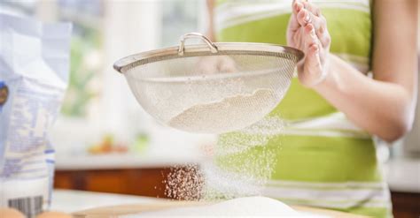 How to sift flour correctly: how to sift flour so that it does not scatter on the table