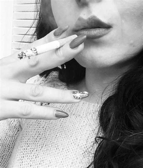 Smoking Girls on Tumblr