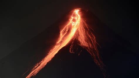 Mayon: Thousands evacuated as Philippine volcano oozes lava - St. Lucia ...