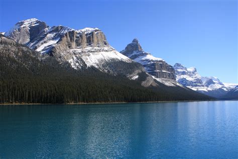 Maligne Lake, Jasper National Park, Alberta | Maligne lake, Canadian ...